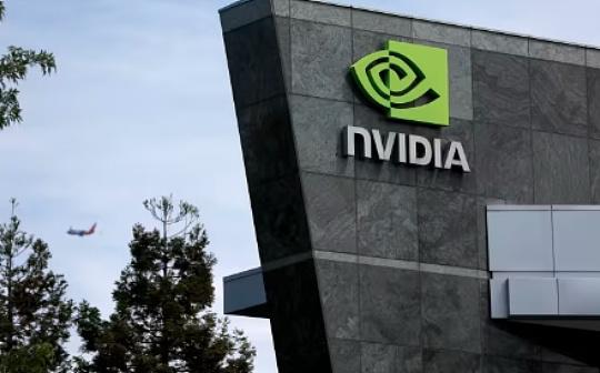 <b>Nvidia股票为何大跌8.4%？ Blackwell芯片开发受阻？</b>